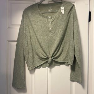 NWT. Aerie light weight cropped long sleeve shirt